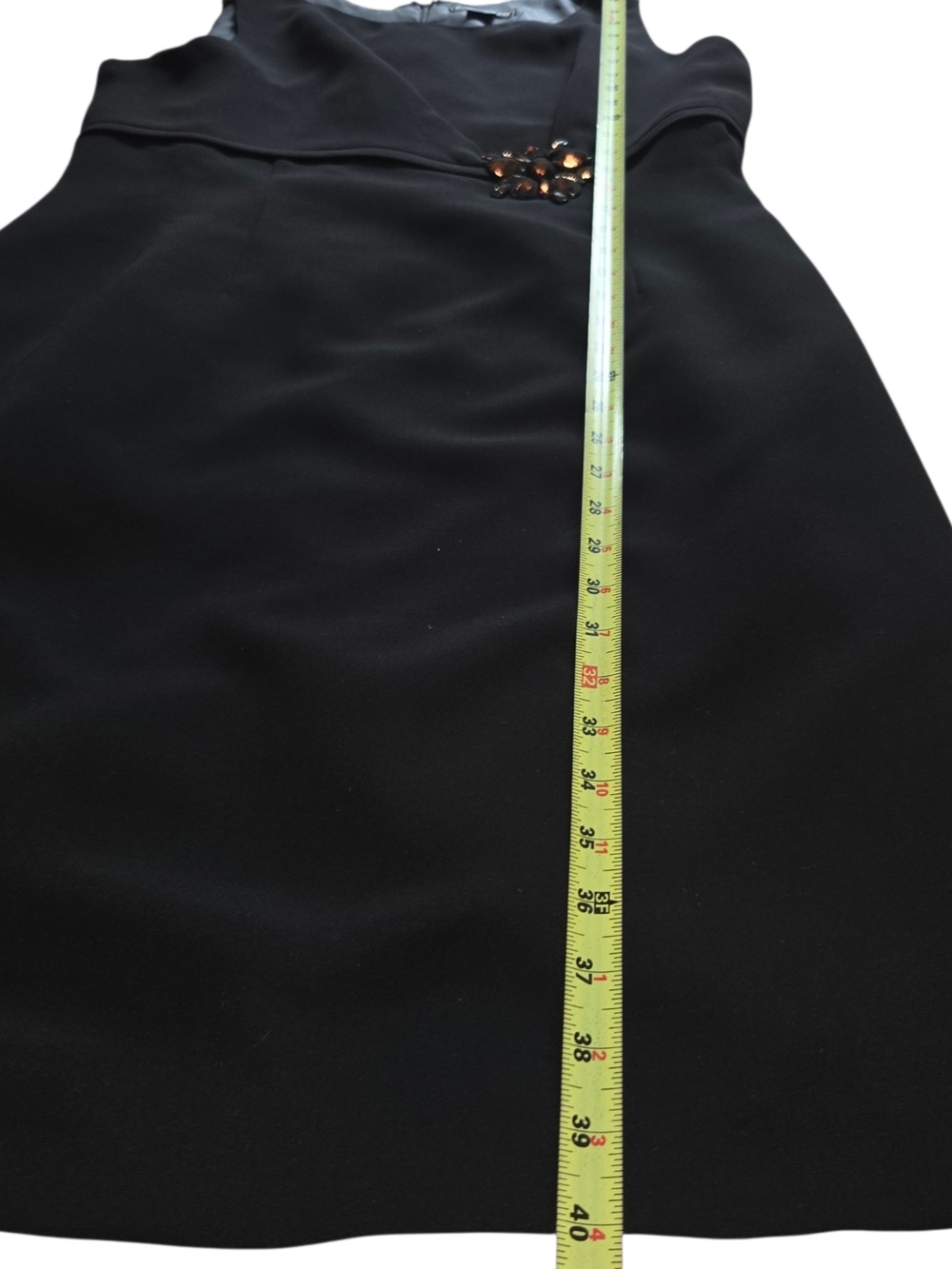 Jessica Howard Black Sleeveless Midi Sheath Dress with Decorative Brooch - Picture 8 of 13